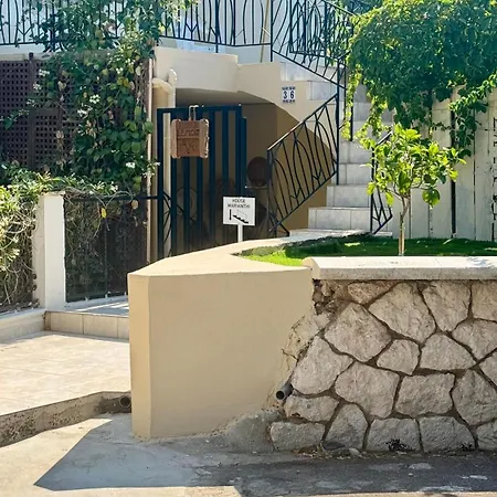 Hidden Lemons - Boho In Rhodes Rhodes City